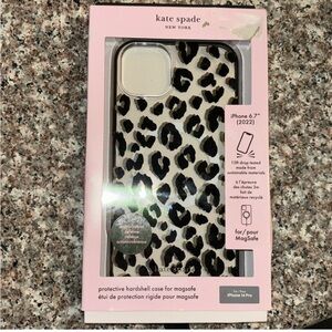 NWT Kate Spade leopard iPhone 14 Pro case MagSafe